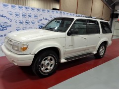 BUY FORD EXPLORER 2000 4DR 112