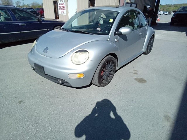 BUY VOLKSWAGEN NEW BEETLE 2002 2DR CPE GLX TURBO AUTO, Abingdon Auto Auction, Inc.