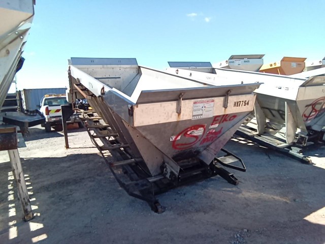 BUY SWENSON EV150 2001 SPREADER - ABRASIVE - ENGINE P, Abingdon Auto Auction, Inc.