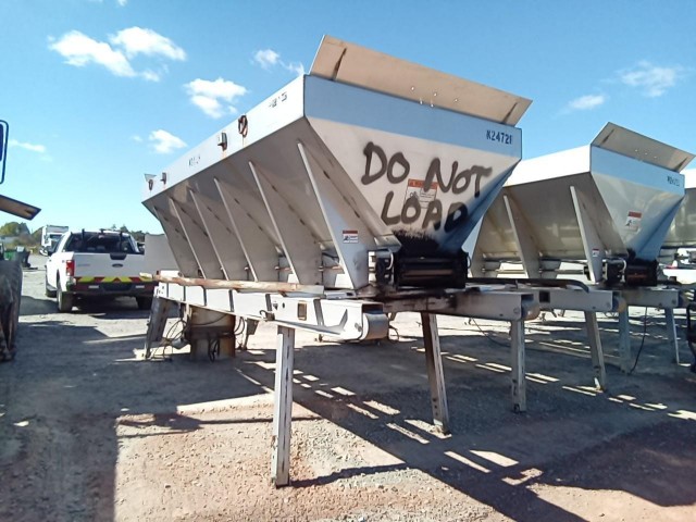 BUY HENDERSON FSH14VA05ENG 2005 SPREADER - ABRASIVE - ENGINE P, Abingdon Auto Auction, Inc.