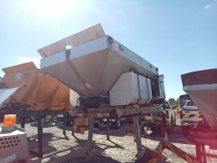 2011 HENDERSON FSHVA10ENG SINGLE AXLE ENGINE SPREADER   