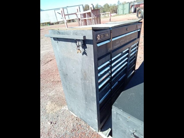 BUY N/A N/A 1901 NAPA TOOL STORAGE - 2 PIECE TO, Abingdon Auto Auction, Inc.
