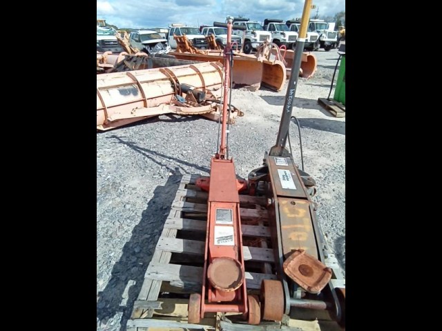 BUY N/A N/A 1901 BANNER FLOOR JACK MODEL BG-744, Abingdon Auto Auction, Inc.