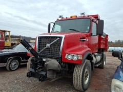 BUY VOLVO  DUMP TRUCK 2003 SINGLE AXLE , Abingdon Auto Auction, Inc.