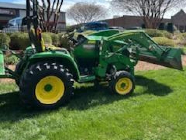 BUY JOHN DEERE TRACTOR W/LOADER 2020 39HP, Abingdon Auto Auction, Inc.