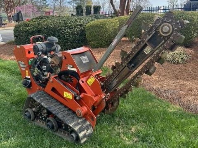 BUY TRENCHER C24XA 2019 37.5 HP, Abingdon Auto Auction, Inc.