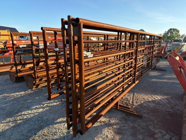 BUY CATTLE PANEL W/GATE 1, Abingdon Auto Auction, Inc.