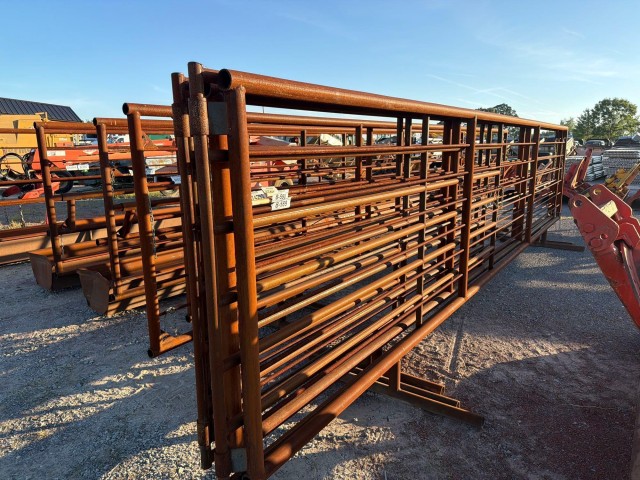 BUY CATTLE PANEL W/GATE 1, Abingdon Auto Auction, Inc.