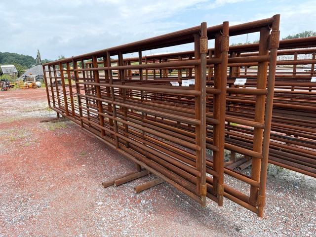 BUY CATTLE PANEL W/GATE 1, Abingdon Auto Auction, Inc.